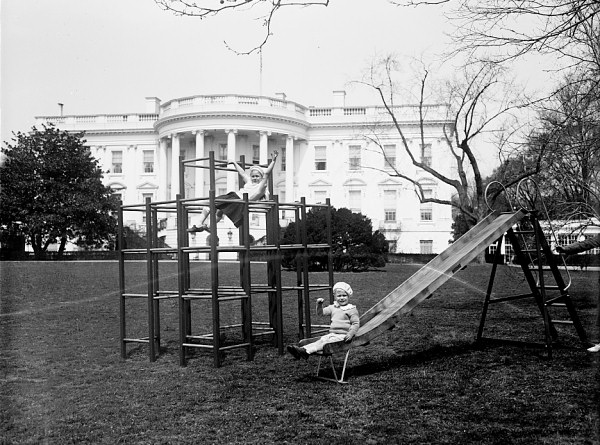 South lawn - Dall children