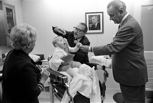 White House Barber Shop